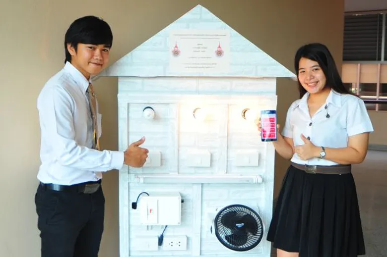 นศ.มทร.ธัญบุรี สร้างระบบ 'มอนิเตอร์การใช้ไฟฟ้าในบ้าน’ ผ่านมือถือ