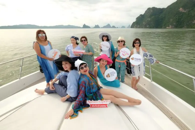 ที่เกาะโหลน ตำบลราไวย์ จังหวัด ภูเก็ตรอยั...