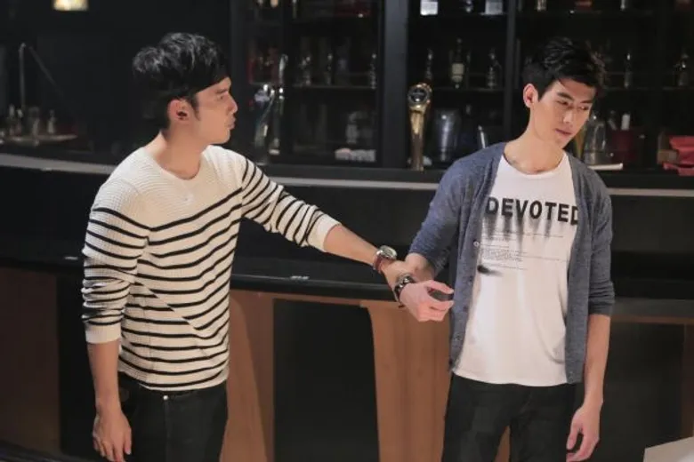 “ป๊อบ-ท๊อป” ปากประกบปาก จูบดูดดื่ม รื้อฟื้นความหลัง ใน “ลงเอย”