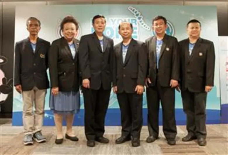 ศ.น.พ.บุญส่ง องค์พิพัฒนกุล (ที่สามจากซ้าย...