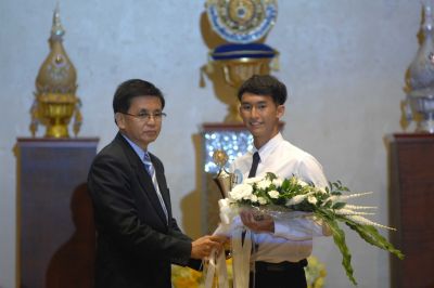 เนย-วิน ผู้อัญเชิญตรามหาวิทยาลัย มทร.ธัญบุรี