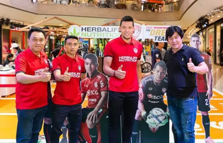 สองนักเตะดาวดังแห่งทีมสโมสรฟุตบอลเอสซีจี ...