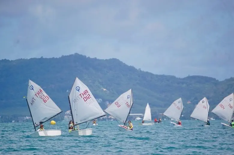 เปิดฉากการแข่งขันเรือใบภูเก็ตคิงส์คัพรีกัตต้าครั้งที่ 30 ประเดิมด้วยการแข่งขันเรือใบเล็ก “ภูเก็ตดิงกี้ซีรี่ส์”สนามแรก