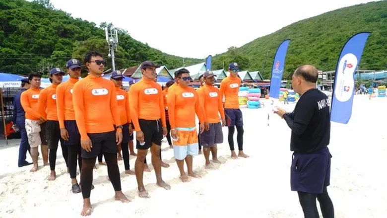 โรงพยาบาลกรุงเทพพัทยา จัดโครงการ iRescue อบรมช่วยผู้ประสบภัยทางน้ำ ให้กับอาสาสมัครช่วยเหลือนักท่องเที่ยว เกาะล้าน จ.ชลบุรี