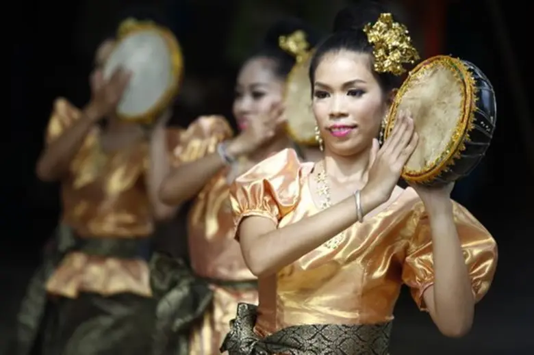 พบมหกรรมเฉลิมฉลองยิ่งใหญ่ การแสดงพลุประกอ...