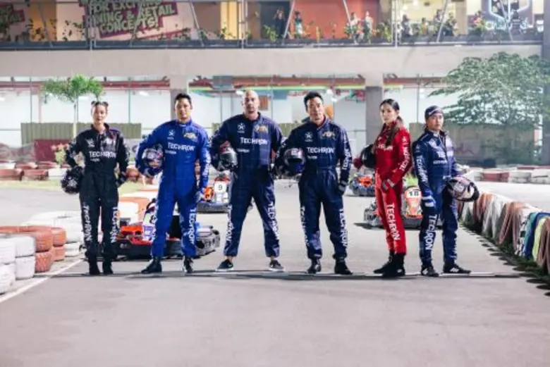 History Channel ร่วมกับ ทรูวิชชั่นส์และ ดิเอ็มควอเทียร์ เผย สงครามซิ่งรถคนดัง – Celebrity Car Wars”  ทางช่อง ทรูวิชั่นส์ 556