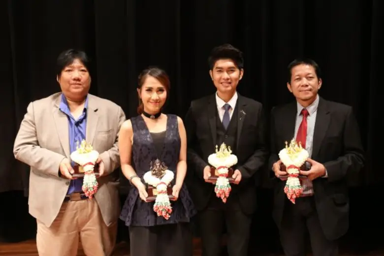 รูปจากซ้ายไปขวา "สุทธิพงษ์ สมบัติจินดา / ...