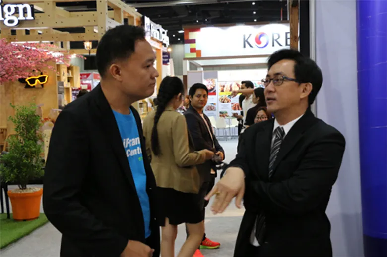 “ผอ.พูนพงษ์” กรมพัฒนาธุรกิจการค้า เยี่ยมชมบูธ ThaiFranchiseCenter.com ในงาน TFBO 2016