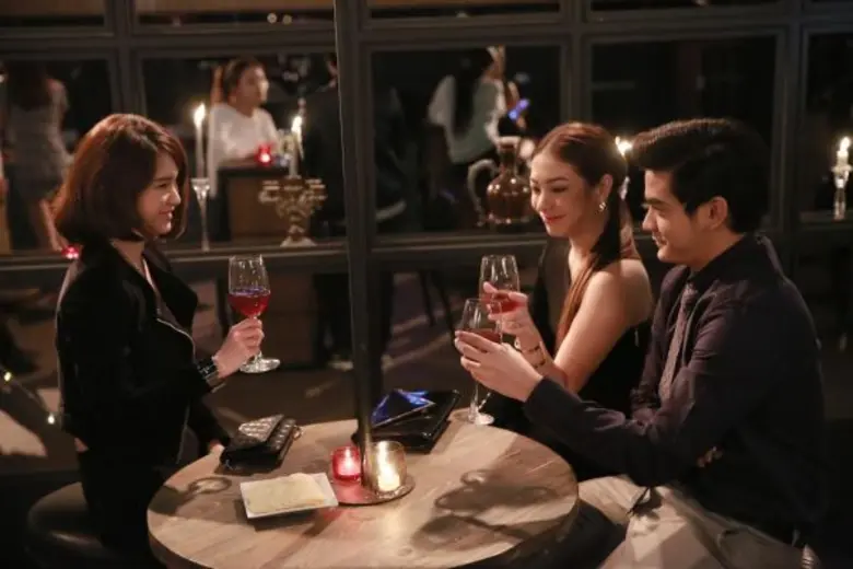 ทีวีไกด์: ย่อตอนละครโปรเจ็คชุด 'เพลิงกฤษณา’ เรื่อง 'ปีกทอง’ ออกอากาศวันจันทร์ที่ 22 สิงหาคม และวันอังคารที่ 23 สิงหาคม 2559