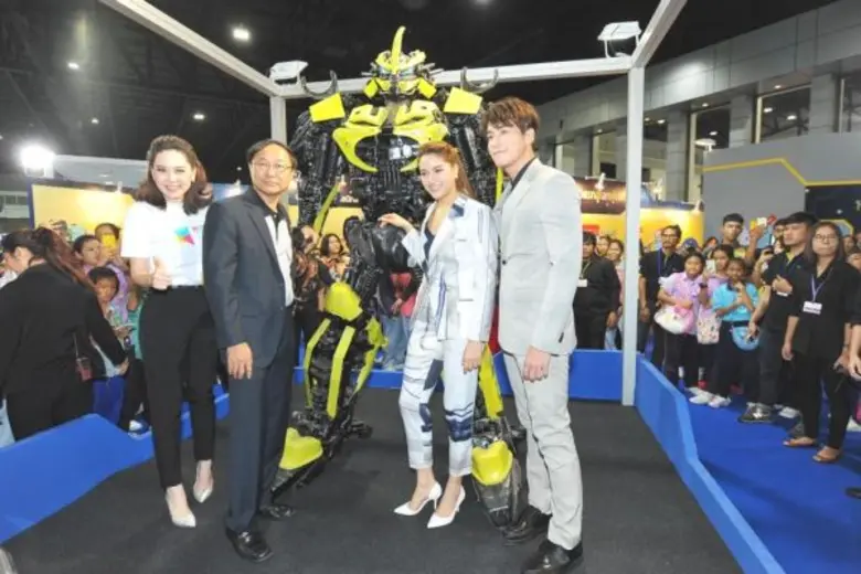 รัฐมนตรีกระทรวงวิทย์ฯ เปิดตัว 2 พรีเซ็นเตอร์ งานมหกรรมวิทยาศาสตร์และเทคโนโลยีแห่งชาติ ประจำปี 2559 “อาเล็ก ธีรเดช” และ “พรีม รณิดา” มั่นใจ คาดมีผู้เข้าชมงานมากกว่า 1.2 ล้านคน