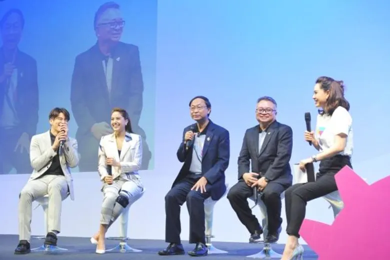 รัฐมนตรีกระทรวงวิทย์ฯ เปิดตัว 2 พรีเซ็นเตอร์ งานมหกรรมวิทยาศาสตร์และเทคโนโลยีแห่งชาติ ประจำปี 2559 “อาเล็ก ธีรเดช” และ “พรีม รณิดา” มั่นใจ คาดมีผู้เข้าชมงานมากกว่า 1.2 ล้านคน