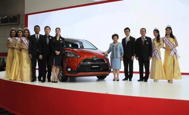 โตโยต้า ขับเคลื่อนความสุข พร้อมมอบข้อเสนอพิเศษในงาน Bangkok International Grand Motor Sale 2016