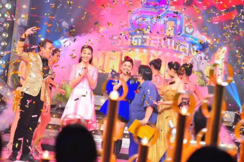 3กรรมการ ครูสลา คุณวุฒิ, จิ้งหรีดขาว วงศ์...