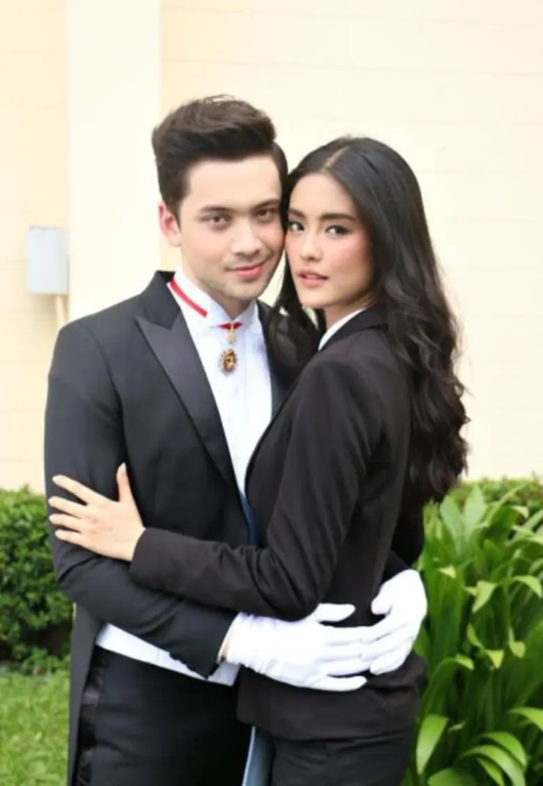 สุดปัง!! “ณเดชน์-ญาญ่า” ควงคู่บวงสรวงละคร “ลิขิตรัก” กระแสแรง แฟนคลับแห่เชียร์กระหึ่มโซเชียล