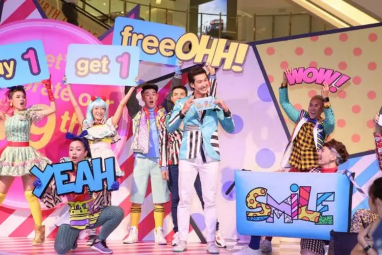 “โตโน่ บี้ ออม เดี่ยว ณิชา นิโคล” ชวนฟีลกู๊ดสไตล์ป๊อปอาร์ต “ฉลองวันเกิดครบรอบ 19 ปี” บู๊ทส์ ประเทศไทย