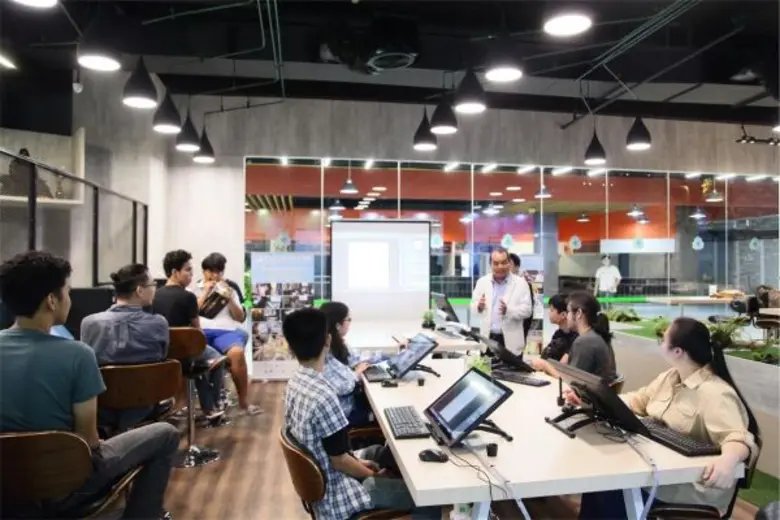 ซีนเนอร์ยี เทคโนโลยี เปิดตัว ซีน ฮับ (SYN HUB) เนรมิตพื้นที่ชั้น 4 พันธุ์ทิพย์ ประตูน้ำ เปิดบริการครบวงจรแก่กลุ่ม Startups และ Makers เป็นครั้งแรกในเมืองไทย