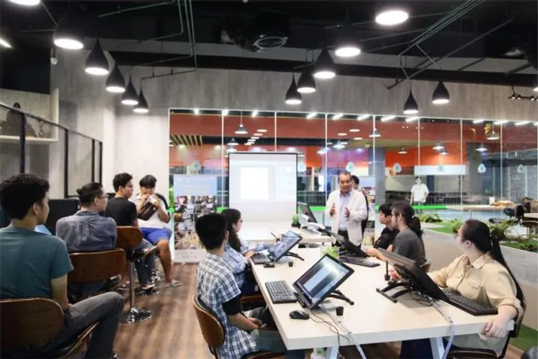 ซีนเนอร์ยี เทคโนโลยี เปิดตัว ซีน ฮับ (SYN HUB) เนรมิตพื้นที่ชั้น 4 พันธุ์ทิพย์ ประตูน้ำ เปิดบริการครบวงจรแก่กลุ่ม Startups และ Makers เป็นครั้งแรกในเมืองไทย