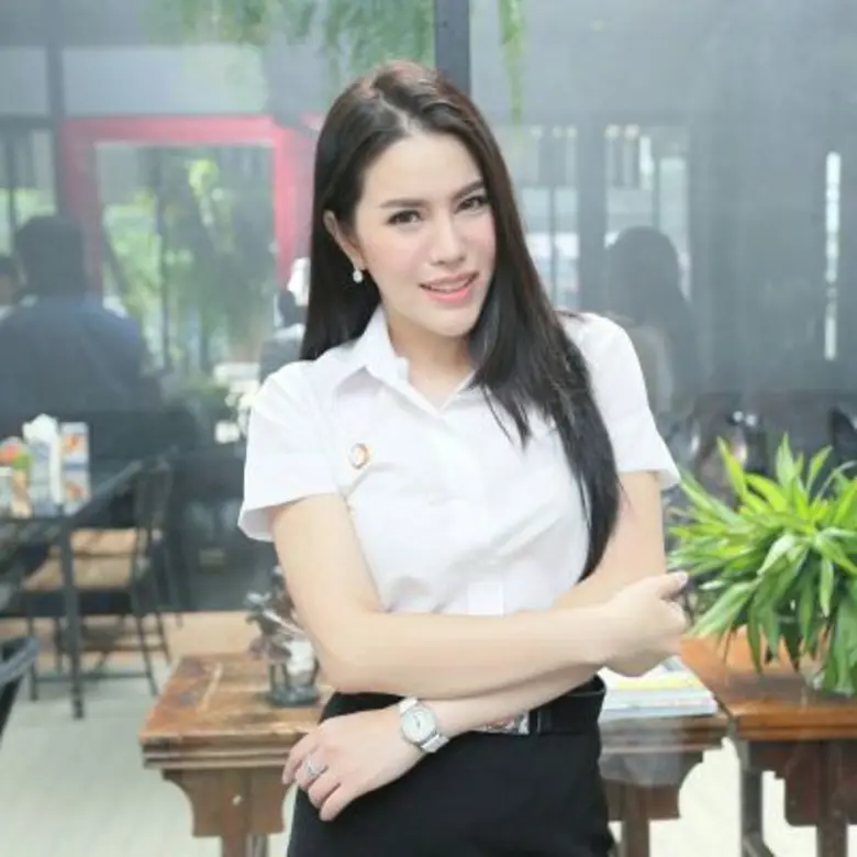 เมเปิ้ล พัชชุดาญ์ ปลื้มปริ่ม! จัดงานเลี้ยงฉลองรับป.โท ม.กรุงเทพธนบุรี