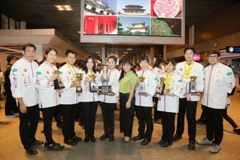 เครือเบทาโกร โดย ลัดดา โกวิทย์ธรรมกรณ์ ผู...