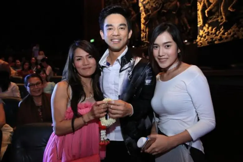 มอส - อ๊อด - ไอซ์ เสริ์ฟความสุข เอาใจแม่ เต้นมันส์ไม่หยุด สนุกลืมวัย