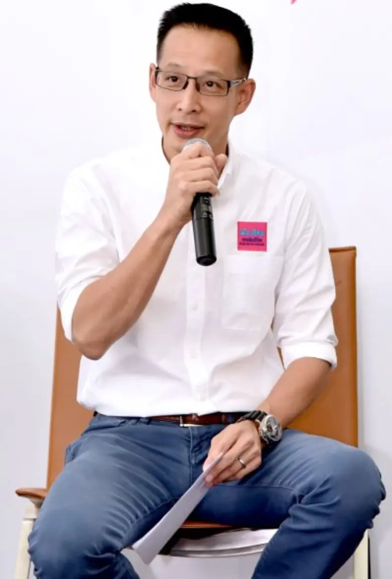 นายสาระ ล่ำซำ กรรมการผู้จัดการและประธานเจ้าหน้าที่บ...