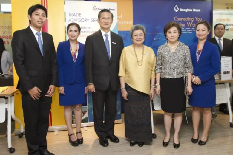 นายชาติศิริ โสภณพนิช กรรมการผู้จัดการใหญ่...
