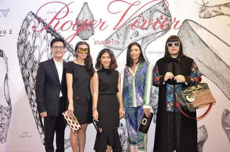 เซเลบฯ ตบเท้าเดินพรมแดง ชมนิทรรศการภาพสุดเอ็กคลูซีฟ ฉลอง 80 ปี “โรเฌร์ วิวีเยร์” ” แบรนด์รองเท้า-กระเป๋าระดับไฮเอนด์