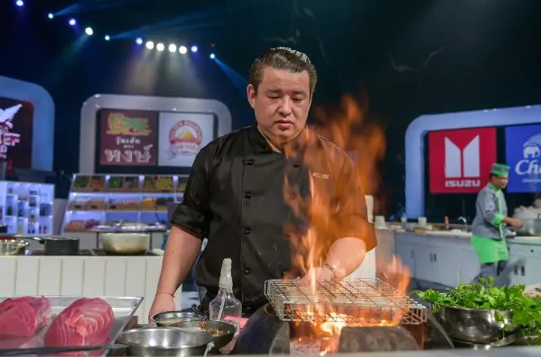 ทีวีไกด์: รายการ "เชฟกระทะเหล็ก ประเทศไทย (Iron Chef Thailand)" “เชฟกระทะเหล็ก” จะรับมืออย่างไร เมื่อผู้ท้าชิง กล่าวว่า “อาหารของเค้าเป็นญี่ปุ่นแบบดั้งเดิม แต่มีกลิ่นอายของนานาชาติ”