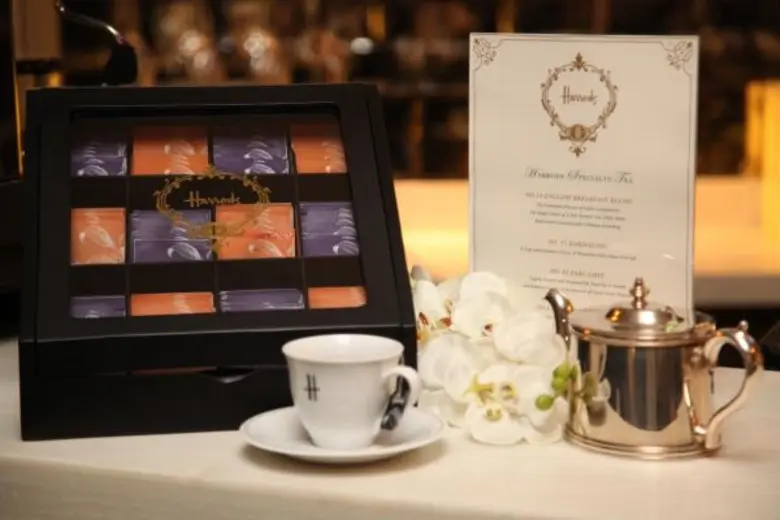 ลูกค้าบัตรอินฟินิท ธนาคารกรุงเทพ รับฟรี Harrods Moon Cake 1 ชุด เมื่อซื้อบัตรชมภาพยนตร์ที่โรงภาพยนตร์ เอ็มบาสซี ดิโพลแมทสกรีน