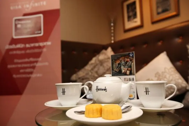 ลูกค้าบัตรอินฟินิท ธนาคารกรุงเทพ รับฟรี Harrods Moon Cake 1 ชุด เมื่อซื้อบัตรชมภาพยนตร์ที่โรงภาพยนตร์ เอ็มบาสซี ดิโพลแมทสกรีน