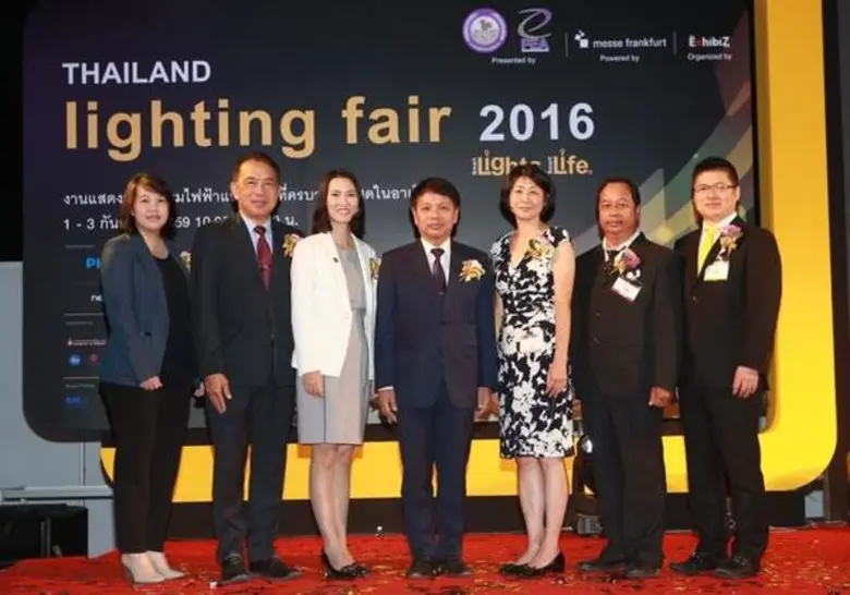 นายเสริมสกุล คล้ายแก้ว (ที่ 4 จากซ้าย) ผู...