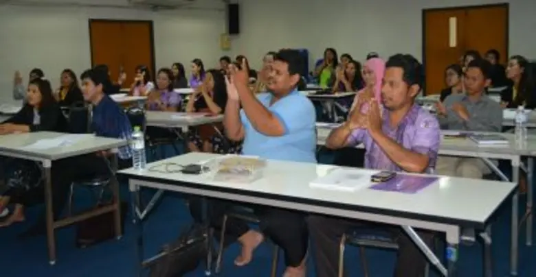 มรภ.สงขลา ปั้นล่ามภาษามือไทยขั้นพื้นฐานเพื่อการสื่อสาร ช่วยคนหูหนวกเข้าถึงบริการรัฐ-เติมเต็มโอกาสพัฒนาคุณภาพชีวิต