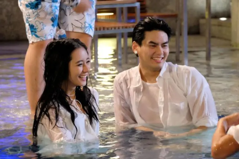 ยังคงหาเรื่องจะบีบให้เลขาอย่าง แป้ง(ใบเฟิ...