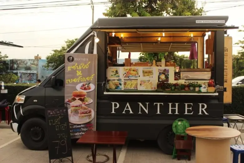 งาน "DINNER FOOD TRUCK" เป็นงานที่รวมร้าน Food Truc...