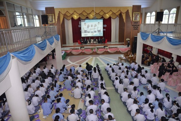ม.กรุงเทพเจียระไนเพชรเด็กม.ปลาย “คิดแบบสร้างสรรค์ คิดแบบเจ้าของ” มอบทุนผู้ประกอบการวัยรุ่น เรียนฟรีป.ตรีตลอดหลักสูตรในคณะ BUSEM
