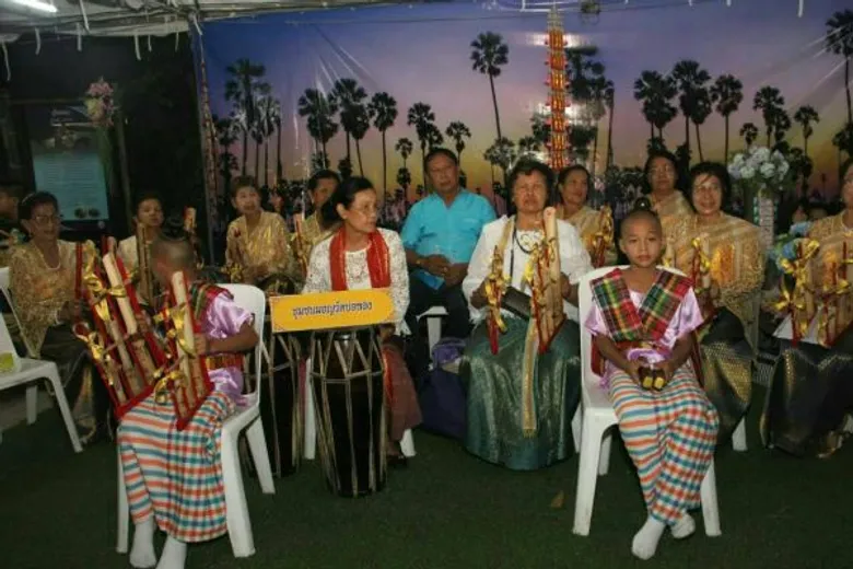 ดร.ฉวีรัตน์ เกษตรสุนทร ผู้ช่วยรัฐมนตรีประจำกระทรวงวัฒนธรรม เป็นประธานเปิดงานย้อนรอยวิถีชุมชนสานศิลป์ ถิ่นบัวงาม จังหวัดปทุมธานี