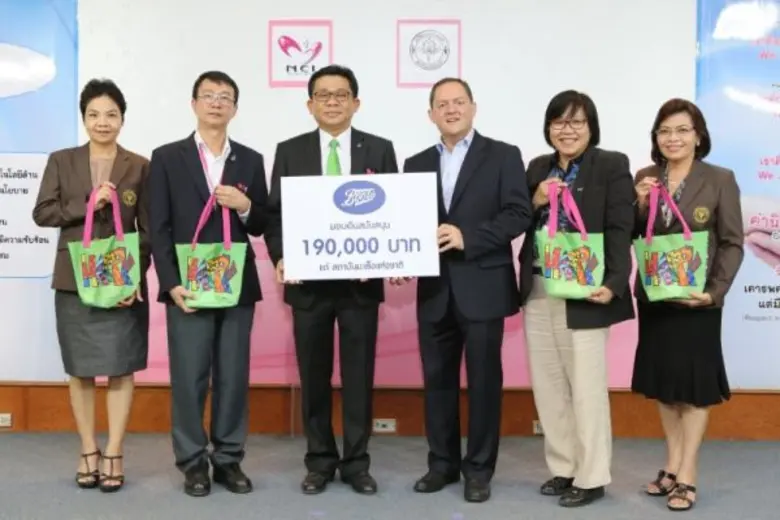 Boots Thailand makes charitable donations to National Cancer Institute