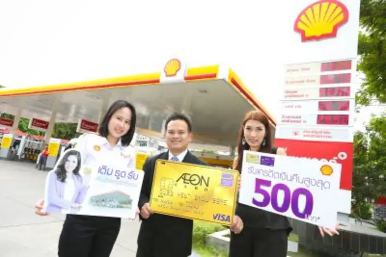 คุณประพันธ์ รังสิโยภาส (กลาง) ผู้ช่วยกรรม...