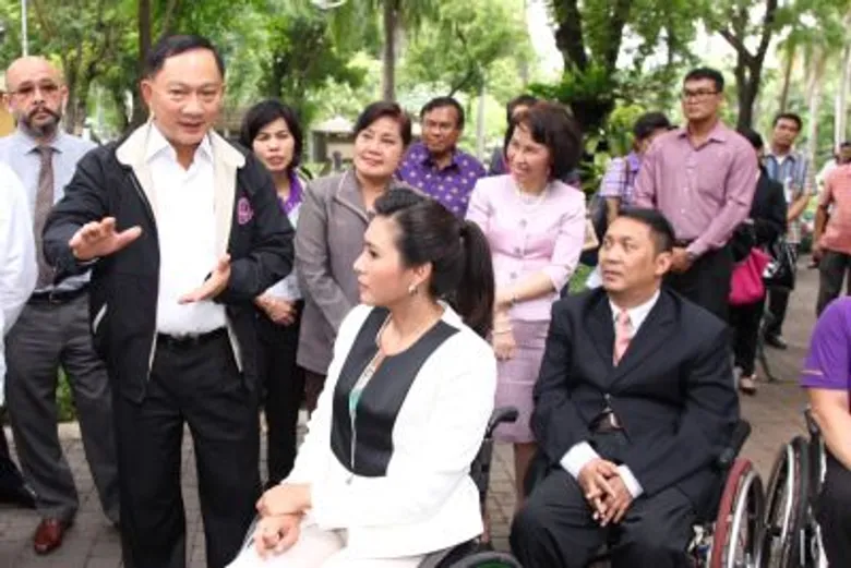 พม. จับมือ กทม. สำรวจพื้นที่สวนลุมฯ เดินหน้าปรับปรุงสิ่งอำนวยความสะดวกที่เอื้อต่อคนพิการ ผู้สูงอายุ และทุกคนในสังคม