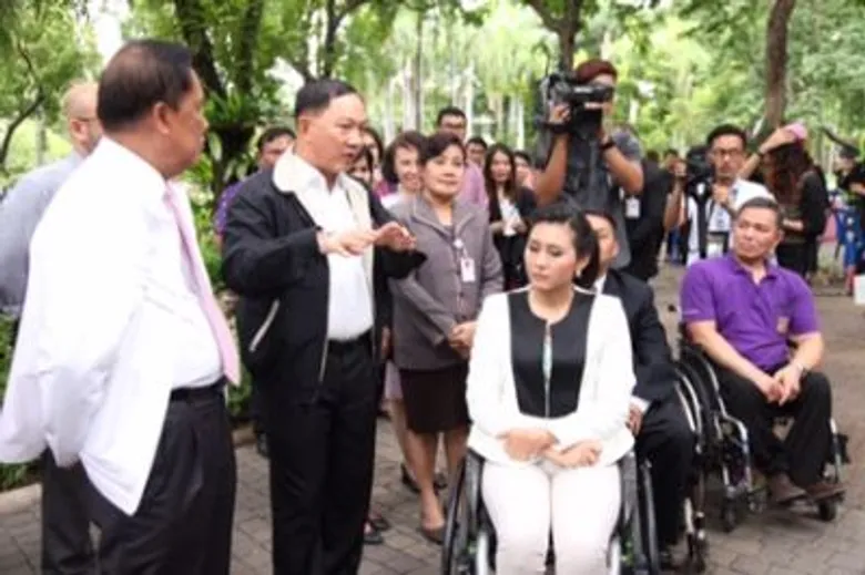 พม. จับมือ กทม. สำรวจพื้นที่สวนลุมฯ เดินหน้าปรับปรุงสิ่งอำนวยความสะดวกที่เอื้อต่อคนพิการ ผู้สูงอายุ และทุกคนในสังคม