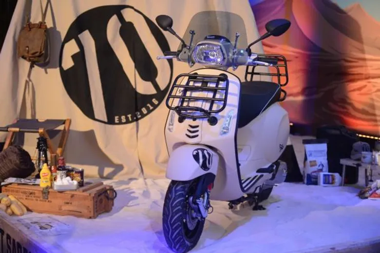 เวสปิอาริโอเผยโฉมเวสป้ารุ่นพิเศษจำนวนจำกัด “Vespa Sprint Avventura 70 Limited Edition” จัดจำหน่ายเพียง 700 คันในไทยเท่านั้น