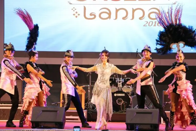 ต่าย อรทัย-ฝน ธนสุนทร นำทัพศิลปินลูกทุ่ง ...