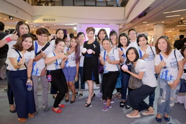 พัชรา ทวีชัยวัฒนะ(กลาง) รองกรรมการผู้จัดก...
