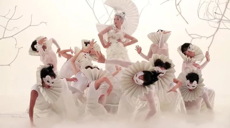 2 สาวตัวแม่ “กระแต - หวาย” ประชันแดนซ์แซ่บสะท้านทรวง!! ใน MV “เหวี่ยง(นวดให้นุ่ม)” มันส์เต็มพิกัด!!
