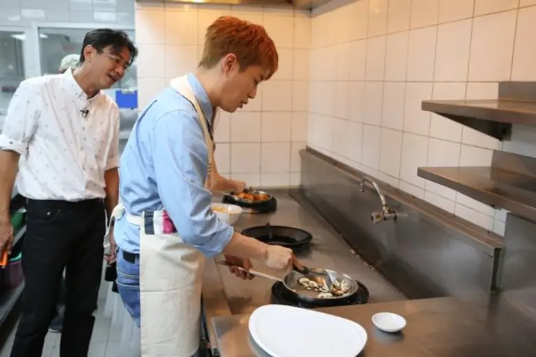 ทีวีไกด์: รายการ "ที่นี่หมอชิต"  แนะนำวิธีการใช้แอพพลิเคชั่น 'Korean food guide map’เพื่อสัมผัสอาหารเกาหลี