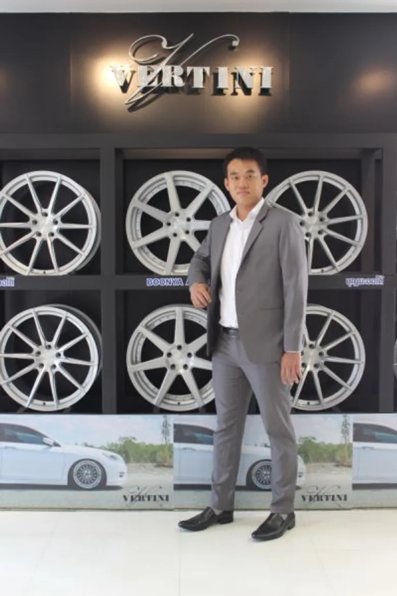 บริษัท เคซี วีล แอนด์ ไทร์ จำกัด ขยายช่องทางการตลาดพร้อมรุกตลาด AEC ตั้งเป้ายอดขาย 400 ล้านบาทและเข้าตลาดหลักทรัพย์ปี 2562