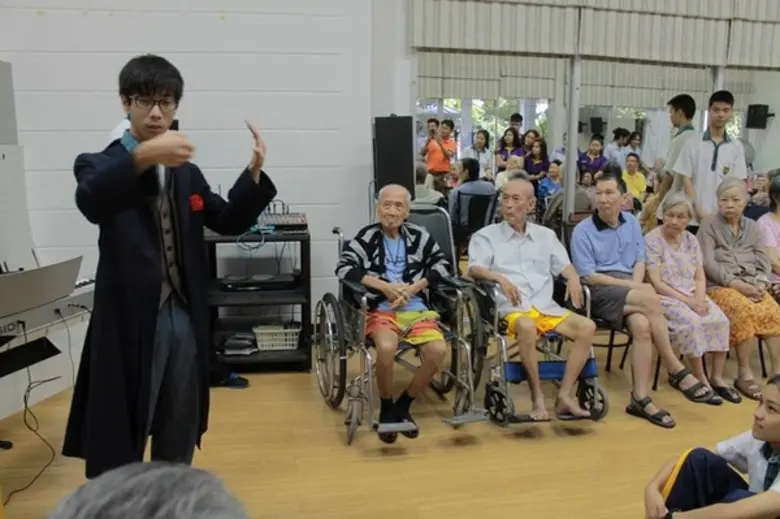 ปลูกจิตสำนึกเยาวชนสารสาสน์เอกตรา จัดกิจกรรมมอบความสุข พัฒนาคุณธรรม จริยธรรม บ้านผู้สูงอายุคามิลเลียน