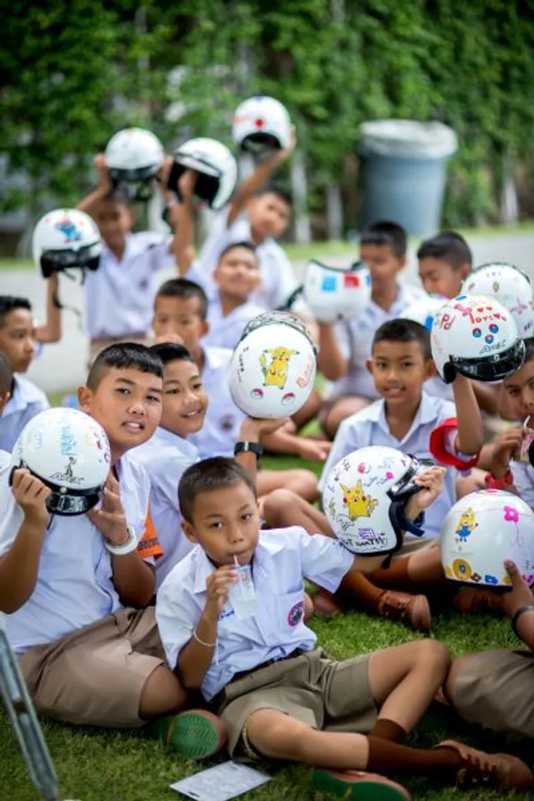 โรงแรมชั้นนำในหัวหิน ผสานพลังความร่วมมือจัดกิจกรรม Helmet Extravaganza บริจาคหมวกกันน็อค 1,000 ใบให้กับเยาวชนในเขตเทศบาลเมืองหัวหิน
