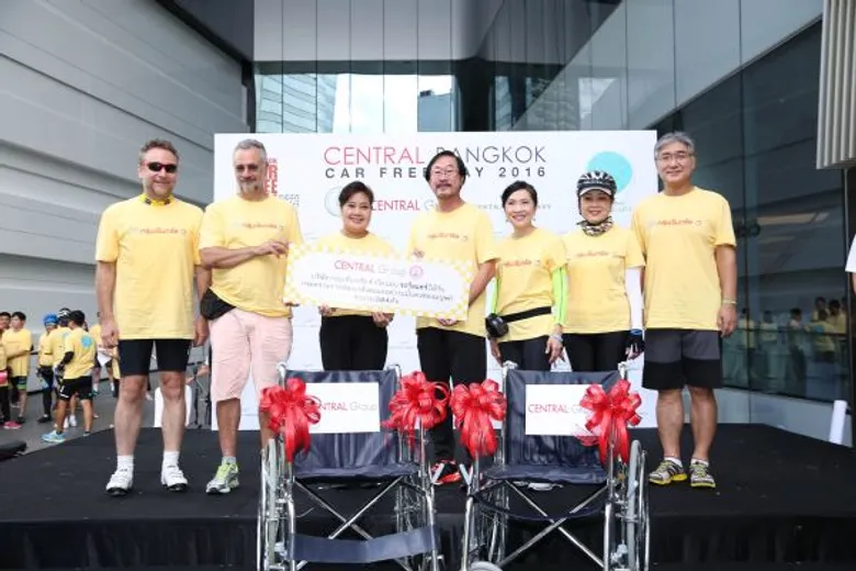 กลุ่มเซ็นทรัล และศูนย์การค้าเซ็นทรัล เอ็มบาสซี จัดกิจกรรม "Central Bangkok Car Free Day 2016” รณรงค์การใช้จักรยาน ลดการใช้พลังงาน เพื่อสิ่งแวดล้อมที่ดีทั่วกรุง