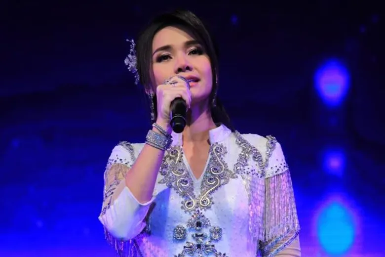 สมาคมช่างภาพสื่อมวลชนแห่งประเทศไทยจัดงานผลการตัดสินรางวัลภาพข่าวสื่อมวลชนยอดเยี่ยม ครั้งที่ 19 ประจำปี 2558 - 2559